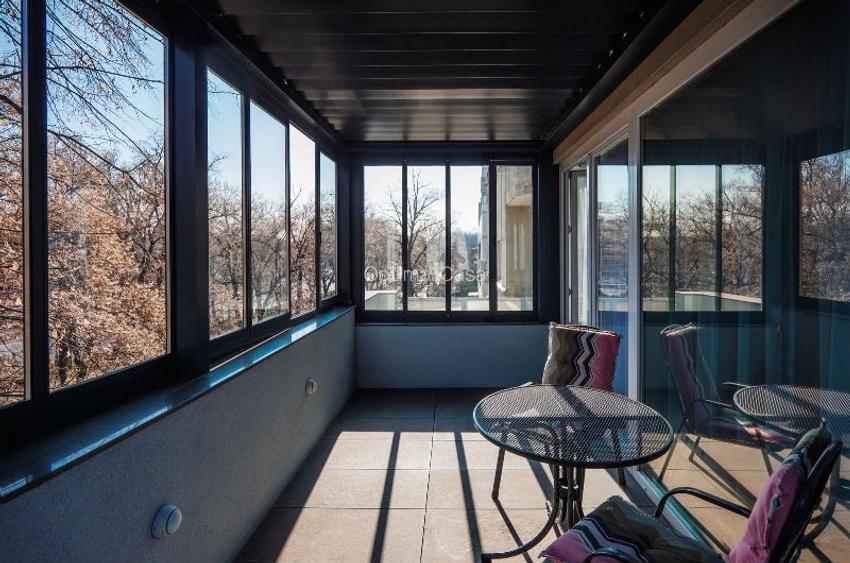 Aviatorilor ,stradal,3 camere,amenajat,mobilat si utilat ,terase,etaj 2/3, - 2