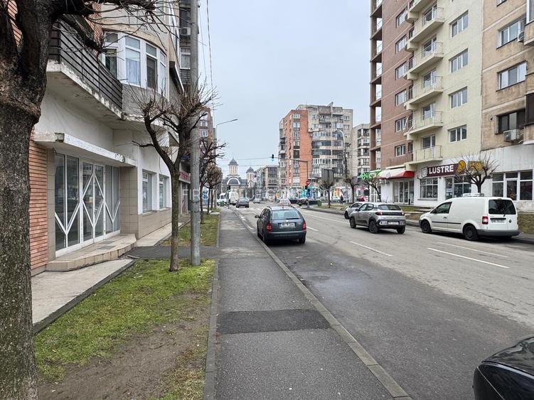 Spațiu comercial de închiriat – 90 mp, vad excelent, Bulevard Independenței - 4