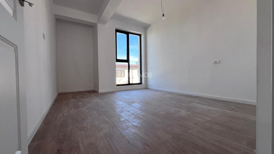 Complex rezidențial de vile individuale și duplexuri | Circuit închis | 220 mp - 18