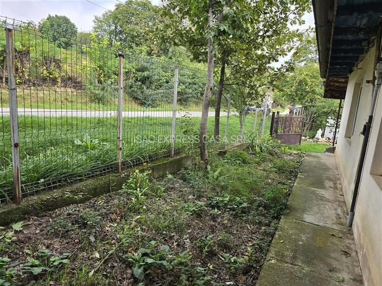 Casa locuibila de vanzare (3 camere, baie, bucatarie, teren) la 28 km de Iasi - 16