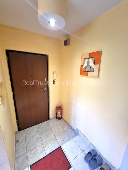 Apartament 3 camere, foarte spațios, et.2/8, zona Steaua, la cheie! - 2