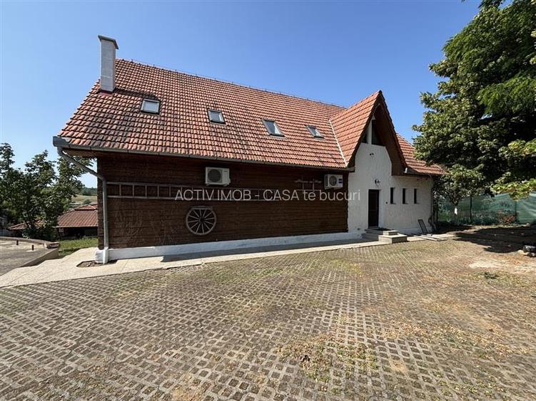 Proprietate de patrimoniu pe malul lacului Paleu - Teren 2.300 mp - piscina - Co - 4