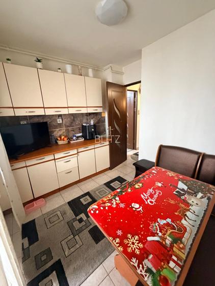 Apartament 3 camere, 68 mp, zona Consul - 6