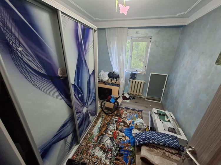 Apartament cu 3 camere, etajul 2/4, zona Dacia - 3