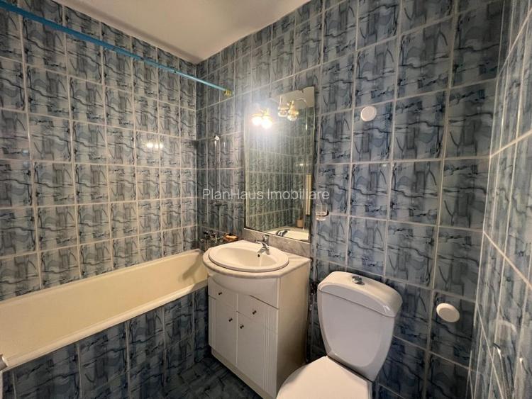 Apartament cu garaj ultracentral zona Mc Donald s Unirii , 4 camere  - 11