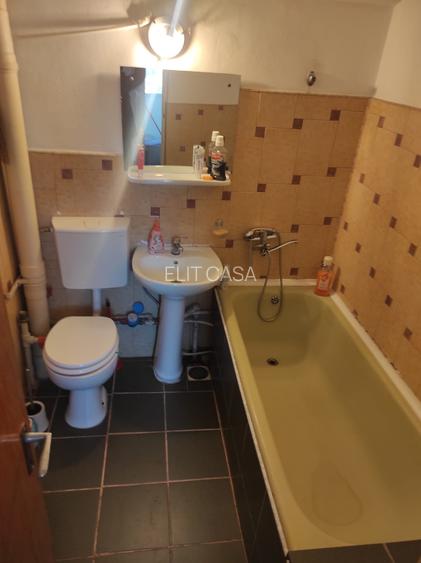 Apartament cu 2 camere decomandat, etajul 3/4, zona Nicolina - 12