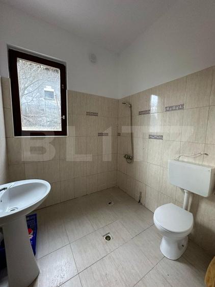Casa 5 camere pentru muncitori 186 mp, 400 teren, parcare, Valea Chintaului