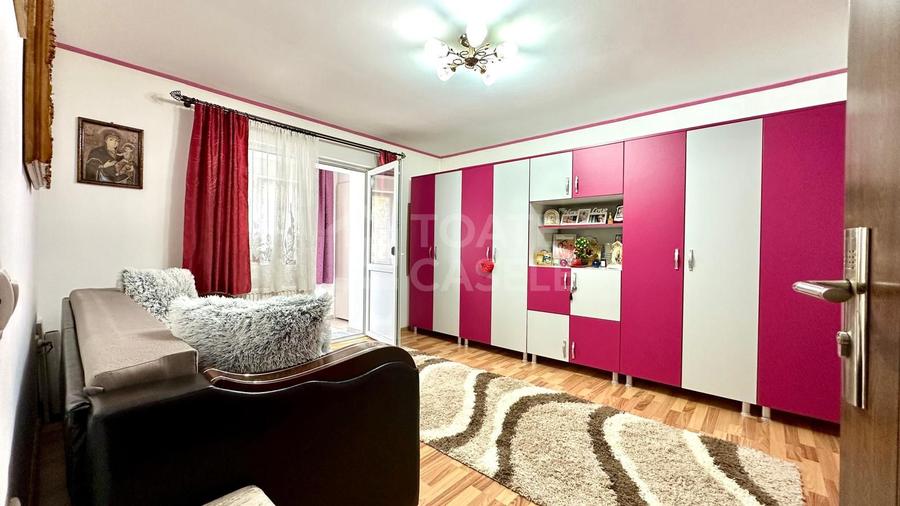 Apartament 3 camere, 2 balcoane inchise, loc de parcare, zona Junior