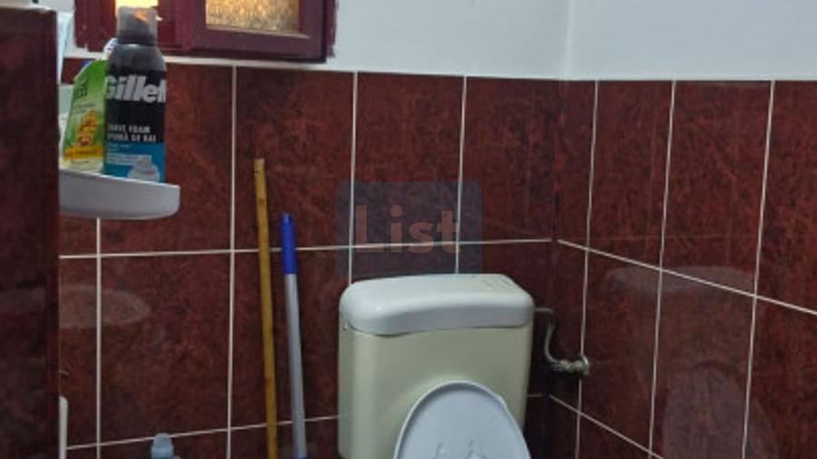 Casa Rogerius singur in curte, amenajata in doua apartamente
