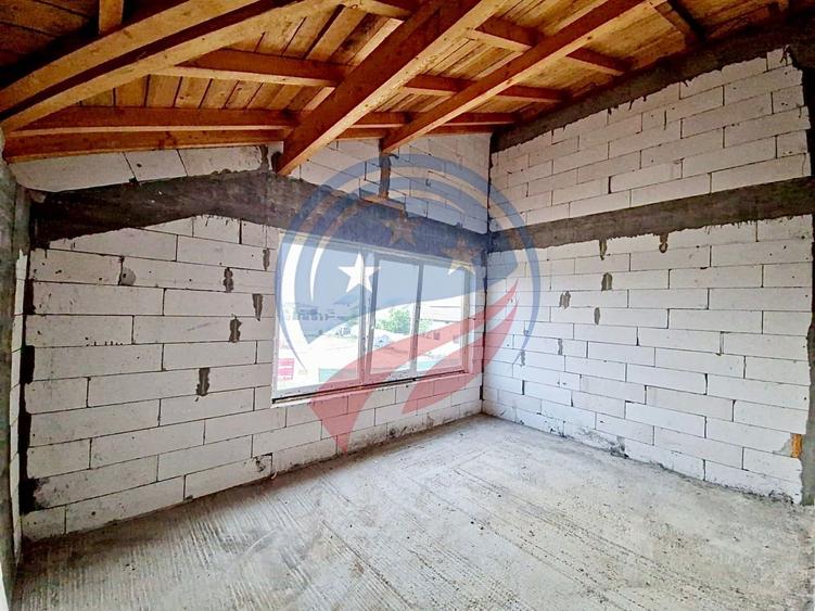 Casă tip duplex la gri în zona Damila – pregătită pentru finisajele tale