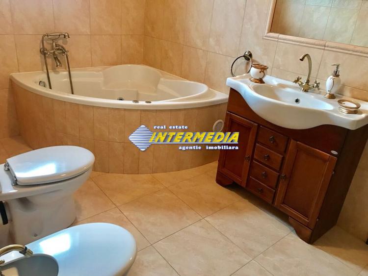 Casa de vanzare Alba Iulia CETATE cu 4 dormitoare si living finisata complet
