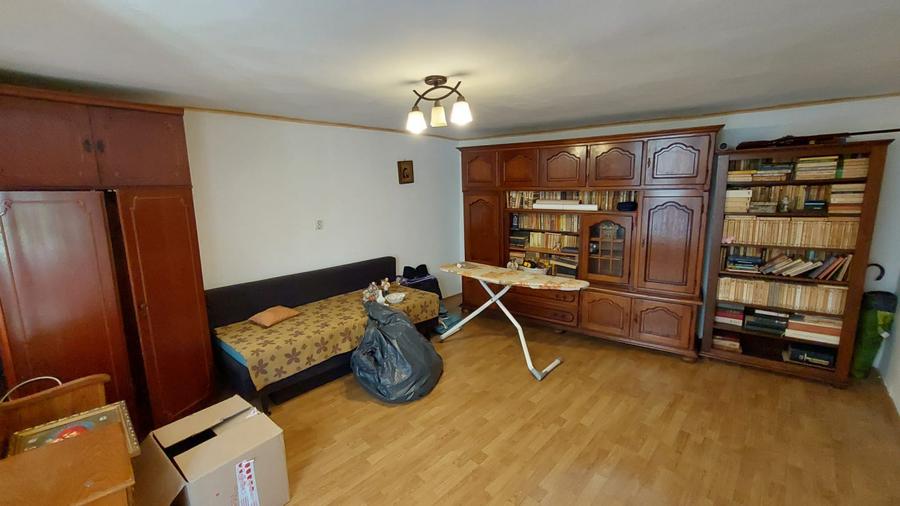 Casa cu 8 camere + 800mp teren Cisnadie zona Centrala