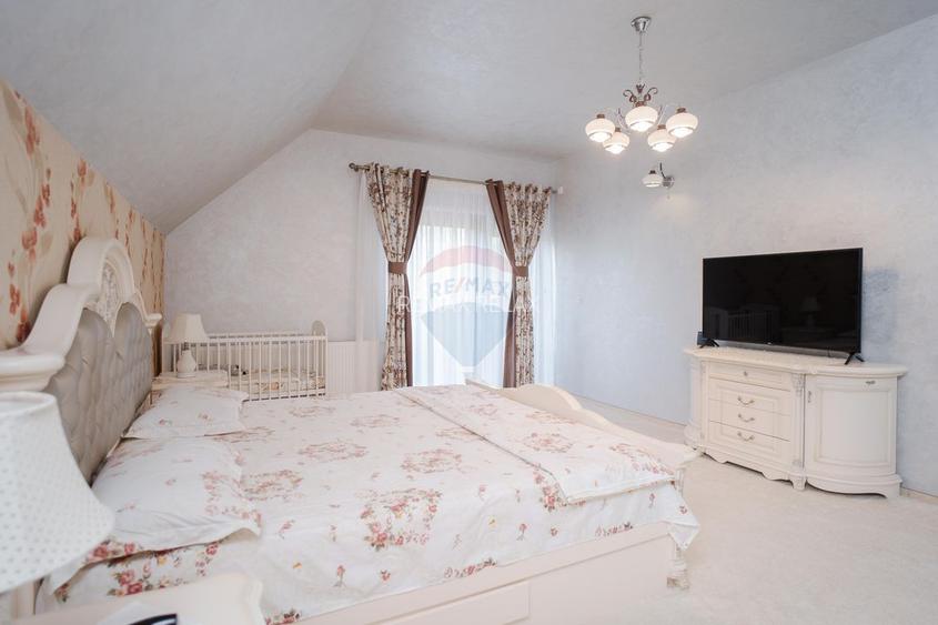 0% Comision - VILA de LUX de vânzare – Cu iaz natural - 30