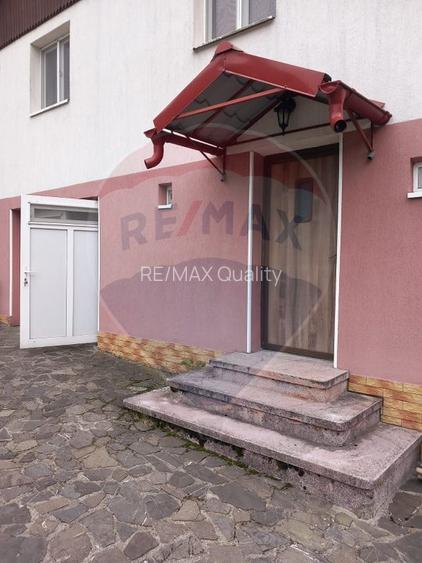 Casă / Vilă Moeciu de Sus, zona pitoreasca, 5 camere, pret deosebit - 7
