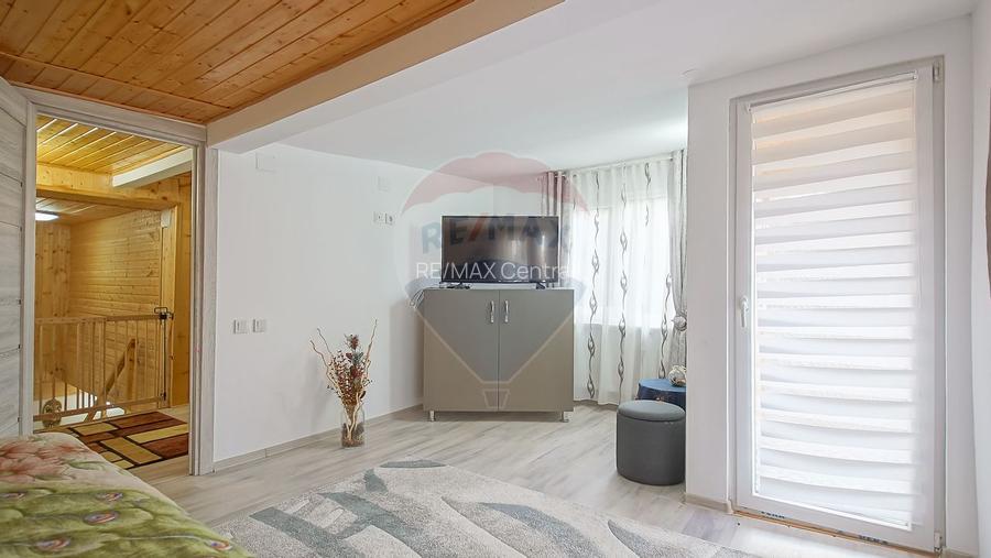 Investiție: Pensiune + Casă lemn, priveliște superbă, 0% Comision - 13