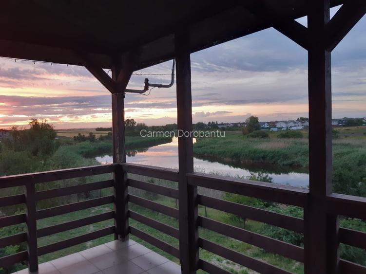 Casa / vila curte mare pe malul lacului - 6