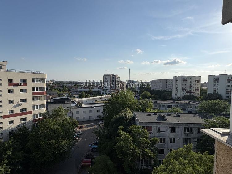 Apartament cu 3 camere - Centrală proprie - Metrou Apărătorii Patriei - 13