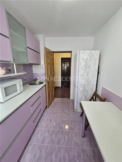 Brancoveanu-Izvorul Oltului, apartament mobilat si utilat modern, bloc reabilita - 16