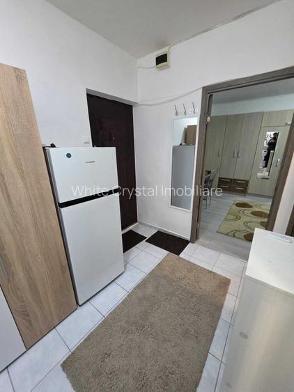 Închiriez garsonieră spațioasă, Auchan Vitan,  plan secund - 5