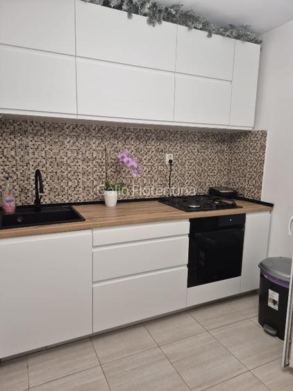 Apartament 3 camere de vanzare - 2
