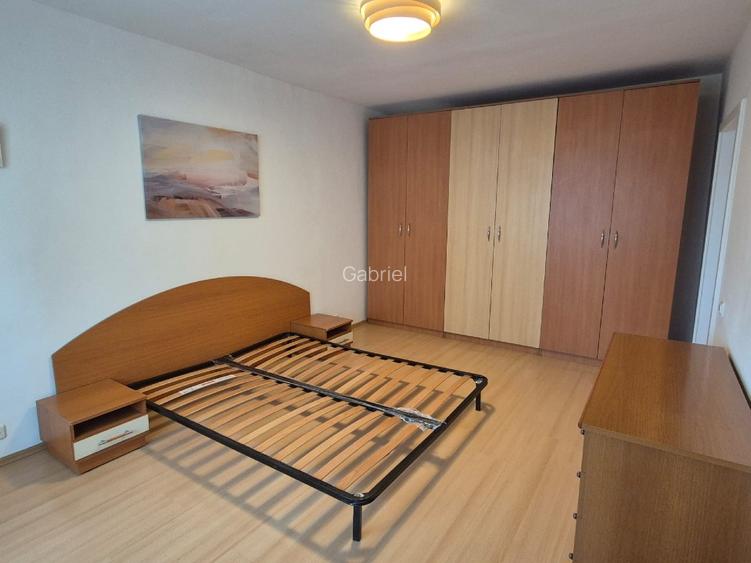 Închiriez apartament 3 camere  - 9