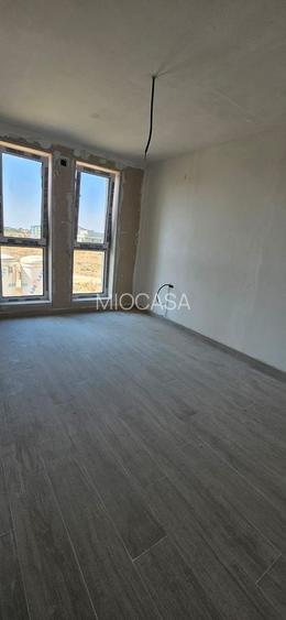 Nou. Decomnadat. Etaj intermediar. Lift. Terasa mare. Spatios - 10