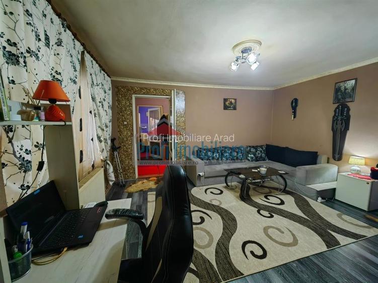 Casa cu 2 camere si terasa mare in centru pe strada Baritiu - 2