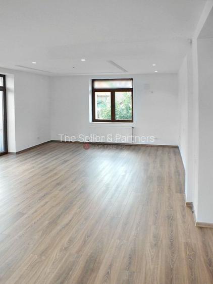 Spatiu birouri central - 13