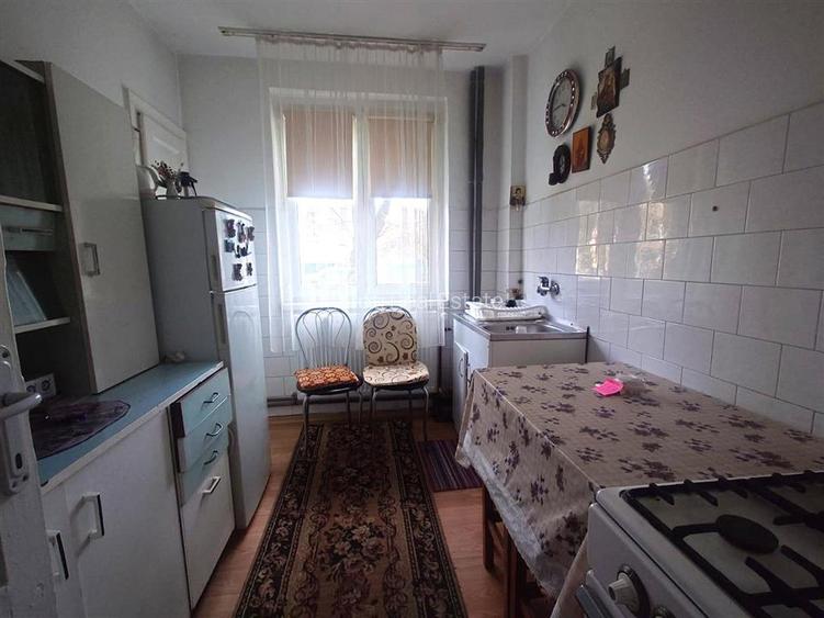 Apartament 2 camere, 45 mp, parter - Orasul Nou, Brad - 4