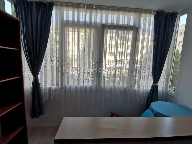 INCHIRIEZ  apartament  2  camere,renovat,zona Centrala - 11