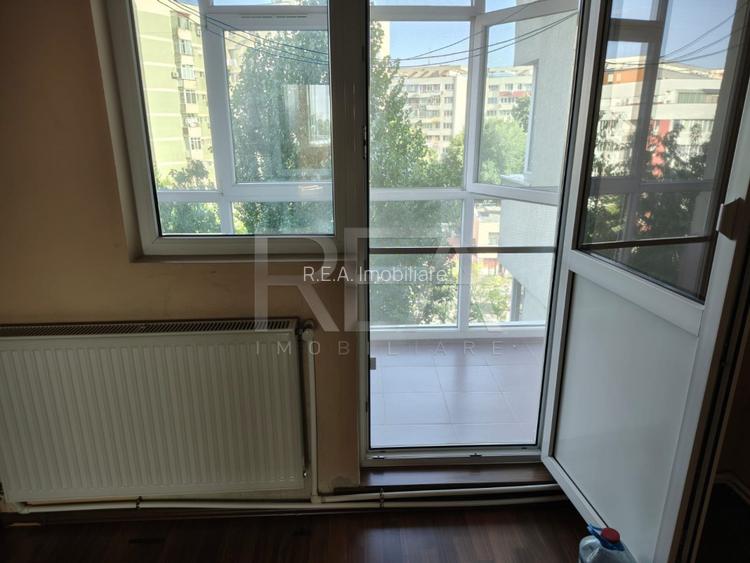 Apartament 3 Camere , Semi-Decomandat , Alexandru Obregia - 5