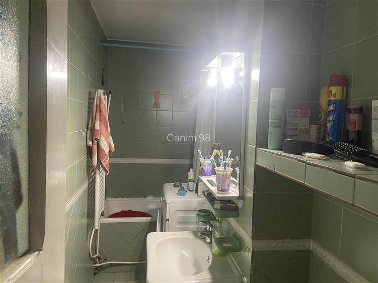 Apartament 2 camerec , zona centrala 2 Stejari , et 2 4, decomandat , centrala t - 14
