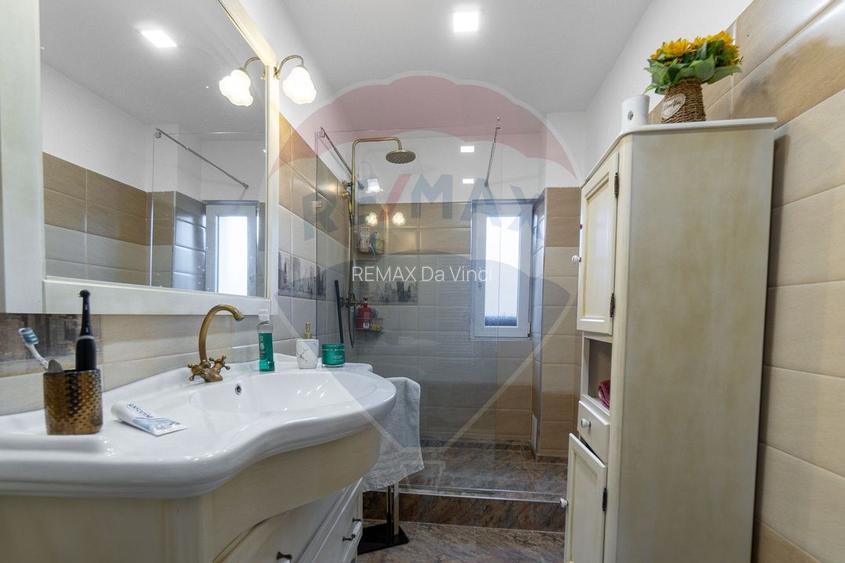 Casă / Vilă cu 4 camere de vânzare în zona Central - 23