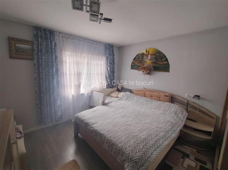 Petrosnita, Casa la Curte cu Garaj si Teren de 900 Mp - 5