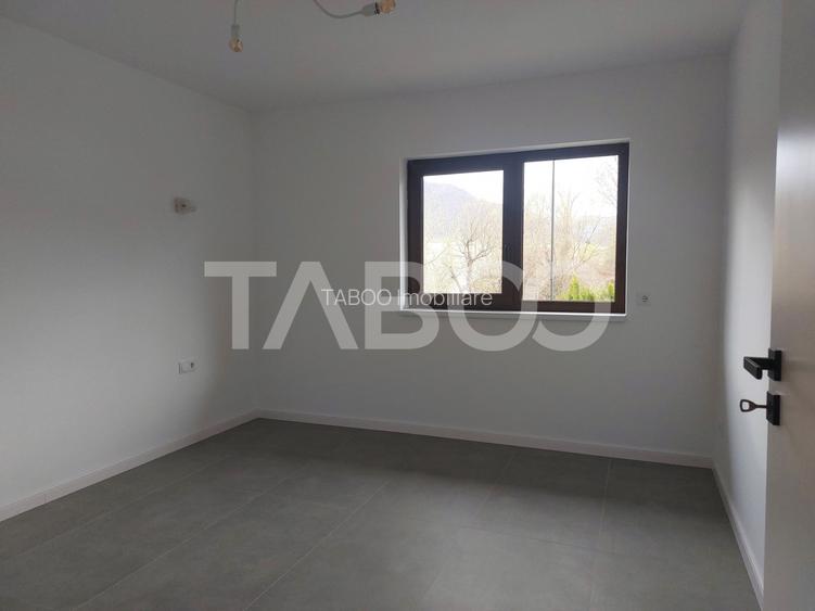 Casa prima inchiriere 5 camere curte 430 mp zona linistita Cisnadie - 9