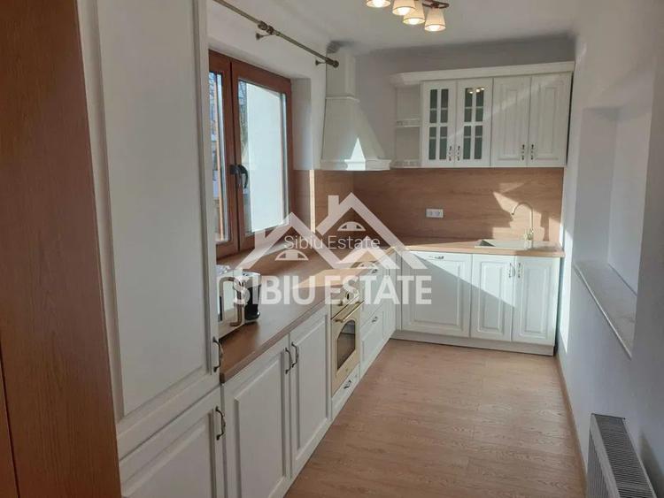 Apartament modern de inchiriat 3 camere, curte, garaj  Zona Sub Arini - 3