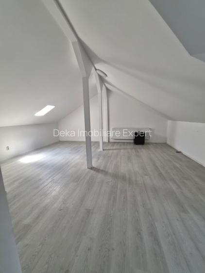 Vila P+1E+M, 6 camere, teren 300 mp! - 16