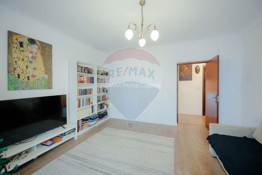 De vânzare apartament cu 2 camere, parter, parcare inclusă, central - 10