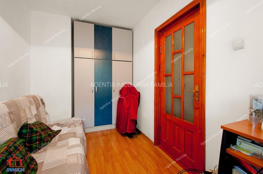 Vila cocheta, situata in centrul istoric al orasului - 12