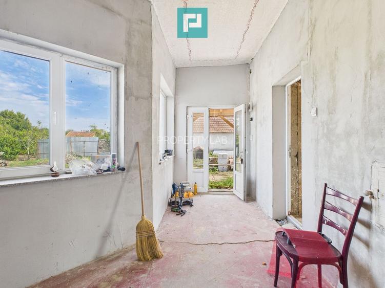 Casă spatioasă și solidă în Pecica - 26