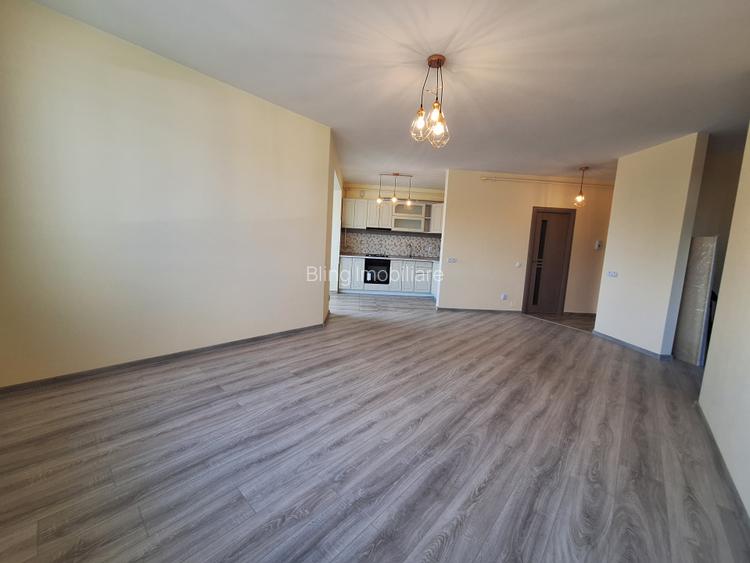 Apartament cu 3 camere, 86 mp, parcare, zona BMW - 3