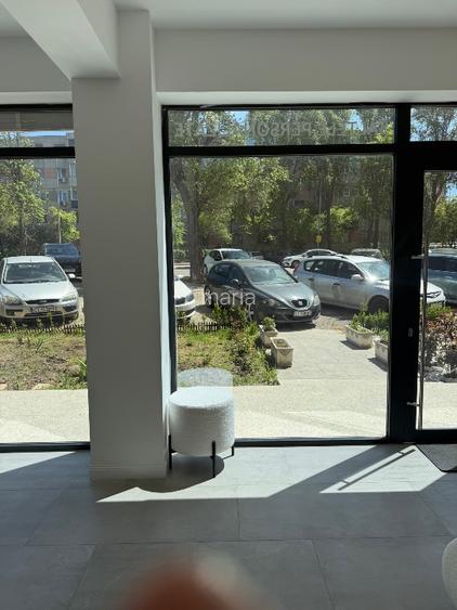 Spatiu comercial deschidere directa Bulevardul A Vlaicu - 5