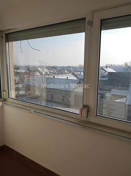 Apartament 4 camere decomandate 132 mp etaj 3 bloc Digi Nadlac - 12