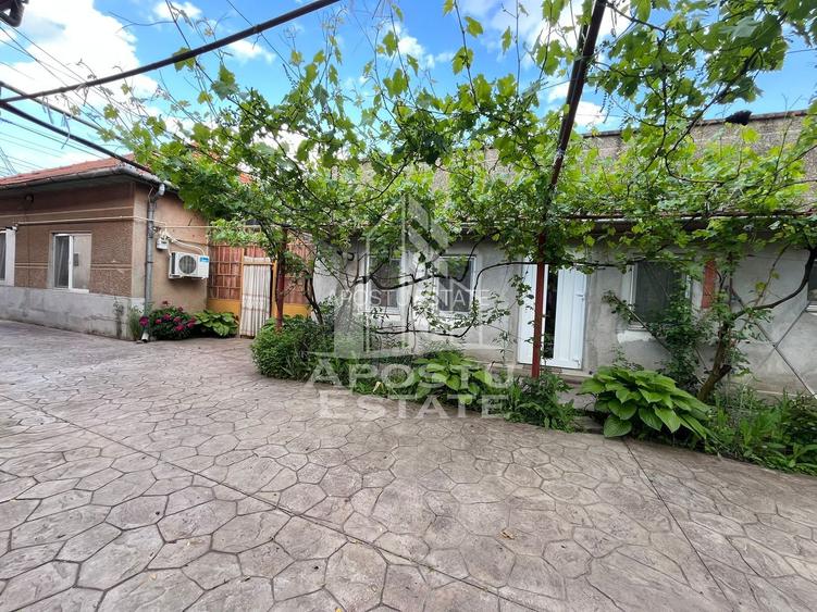 Casa individuala,3 camere, 2 bai, acces auto, garaj,teren 3182 mp - 12