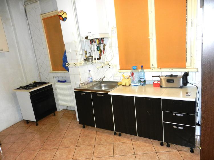 Apartament 3 camere spatios ~ Etaj 3/7 ~ Bloc consolidat ~ Bld N. Balcescu - 7