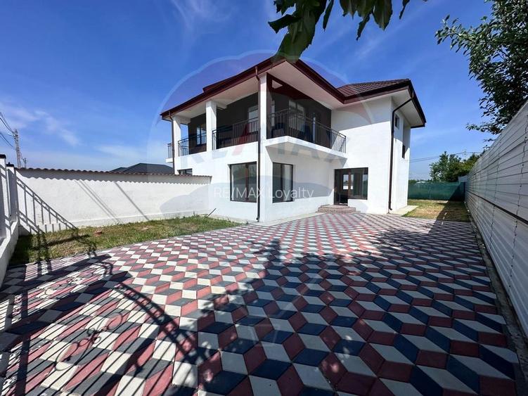 Duplex Elegant P+1E in Crevedia - 2