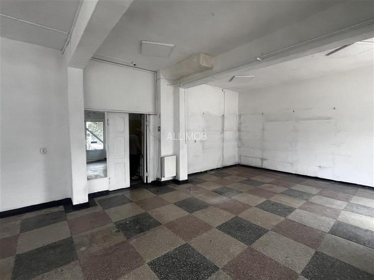 Spatiu comercial de 120 mp in Plopeni, zona cu vad . - 2