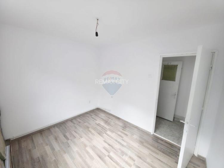 Apartament cu 3 camere de vânzare în zona Maratei - 11