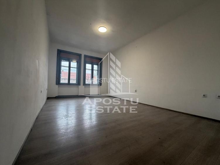 Apartament cu 2 camere,situat la un parter foarte inalt, zona Iosefin - 3