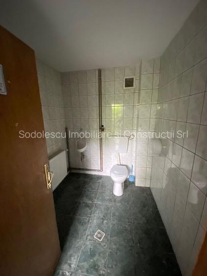 Hala 1.100 mp zona de S - 7